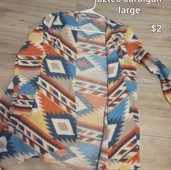 Clothes - Picture 8 of 8